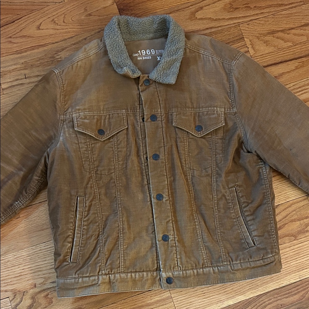 GAP Tan Corduroy Jacket with Sherpa Collar Men’s size XL